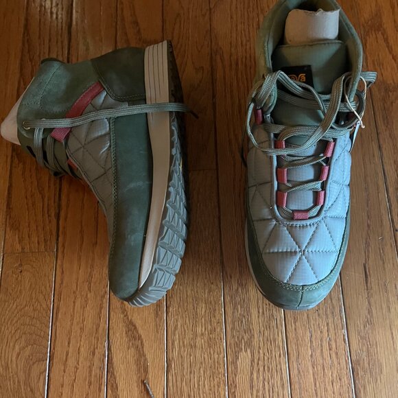TEVA ReEmber Boot- NWT- Never touched any outdoors! - Picture 4 of 5